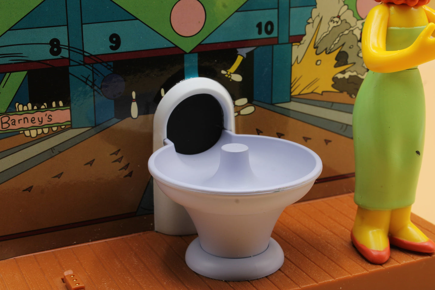 The World of Springfield Toys R Us Exclusive Playset - Barney's Bowlarama With Bowling Marge (Playmates, 2002)