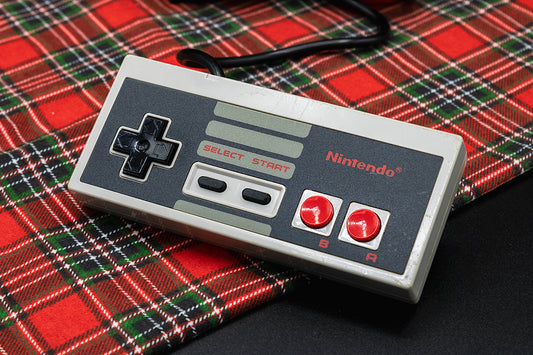 Nintendo Entertainment System Controller (Nintendo NES, 1985)